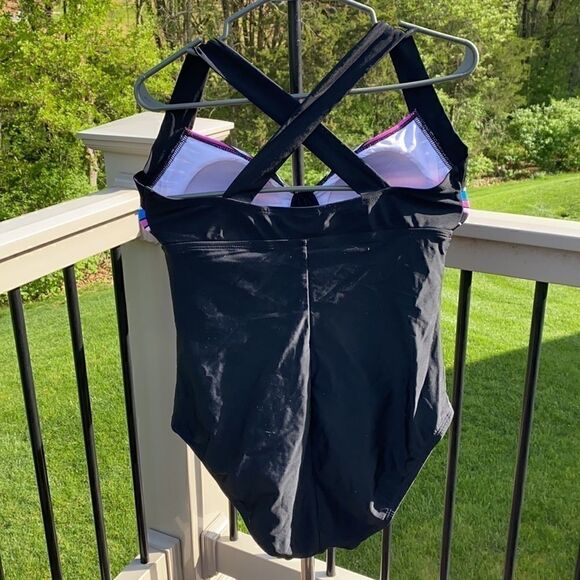 Catalina One-Piece Swimsuit size L - Picture 4 of 7